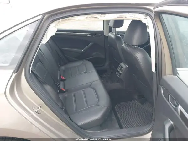 1VWBS7A33GC029048 2016 VOLKSWAGEN PASSAT - Image 8