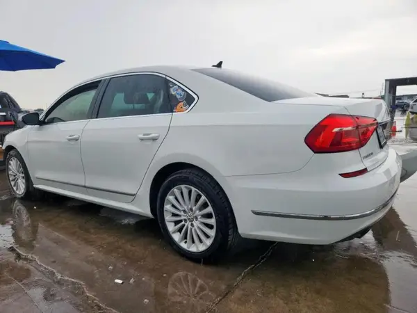 1VWBS7A33GC037912 2016 VOLKSWAGEN PASSAT - Image 2