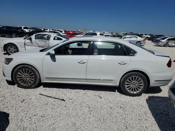1VWBS7A33GC038218 2016 VOLKSWAGEN PASSAT - Image 2