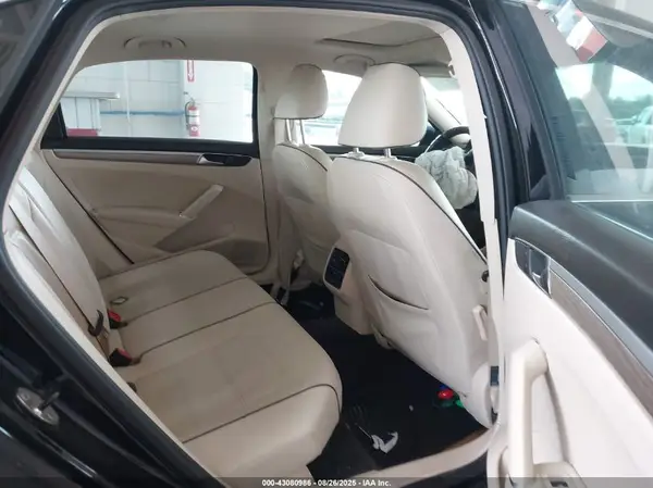 1VWBS7A33GC048666 2016 VOLKSWAGEN PASSAT - Image 8