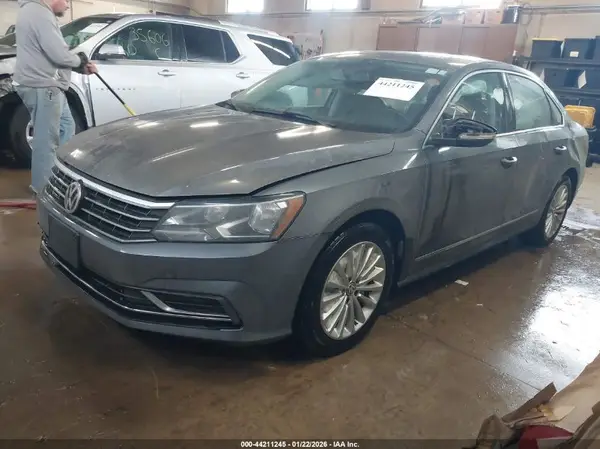 1VWBS7A34GC014218 2016 VOLKSWAGEN PASSAT - Image 2