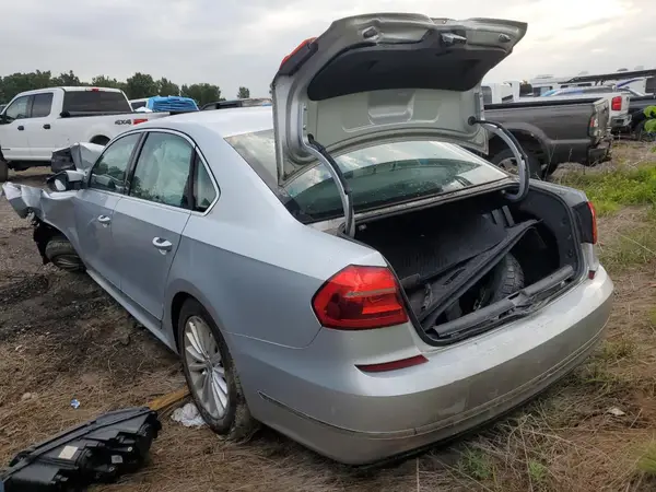 1VWBS7A35GC006824 2016 VOLKSWAGEN PASSAT - Image 2