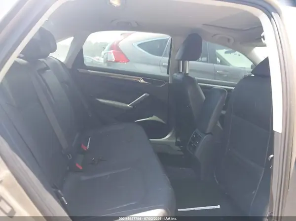 1VWBS7A35GC011876 2016 VOLKSWAGEN PASSAT - Image 8