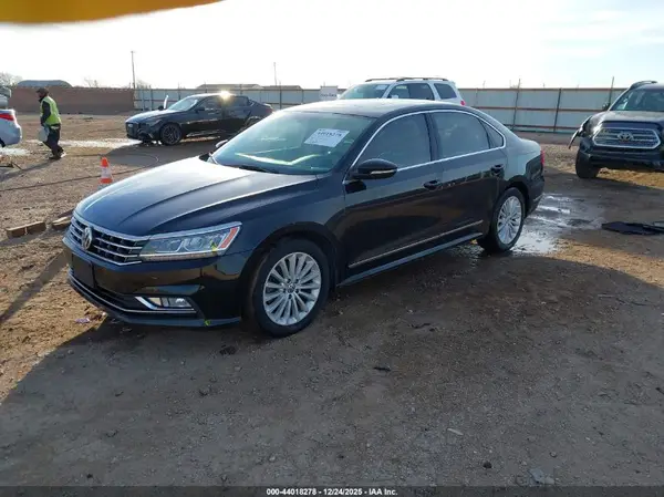 1VWBS7A35GC020688 2016 VOLKSWAGEN PASSAT - Image 2