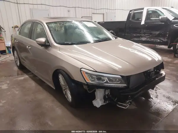 1VWBS7A35GC028547 2016 VOLKSWAGEN PASSAT - Image 1