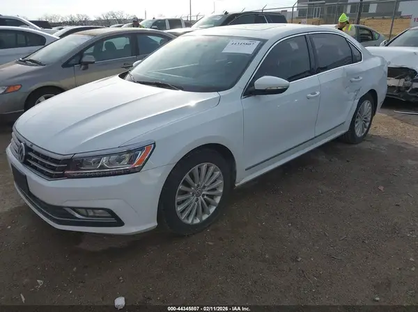 1VWBS7A35GC035840 2016 VOLKSWAGEN PASSAT - Image 2