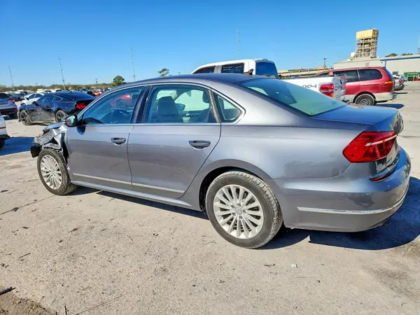 1VWBS7A35GC065615 2016 VOLKSWAGEN PASSAT - Image 2