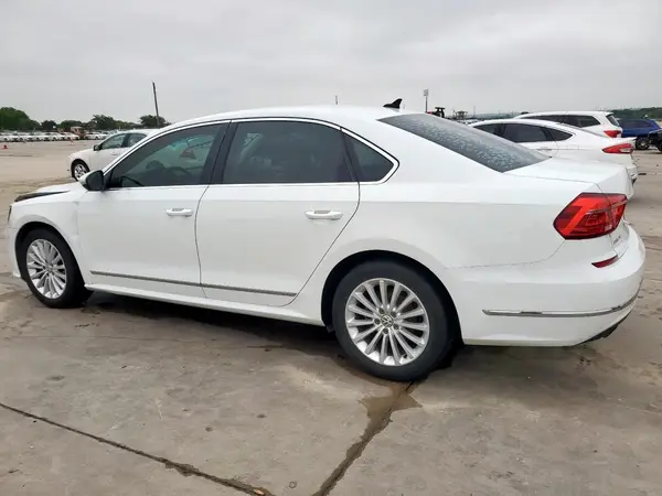 1VWBS7A36GC021719 2016 VOLKSWAGEN PASSAT - Image 2