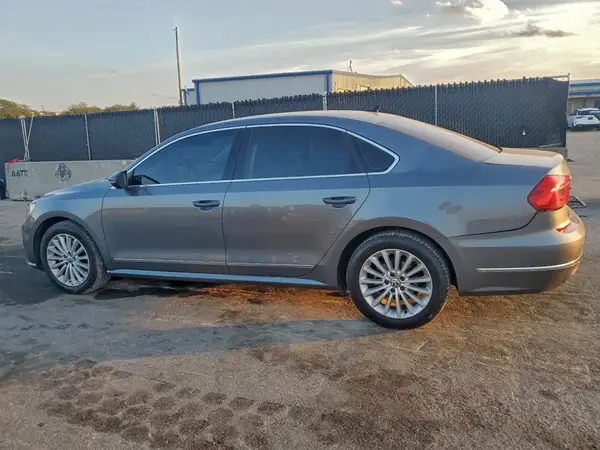 1VWBS7A36GC042585 2016 VOLKSWAGEN PASSAT - Image 2