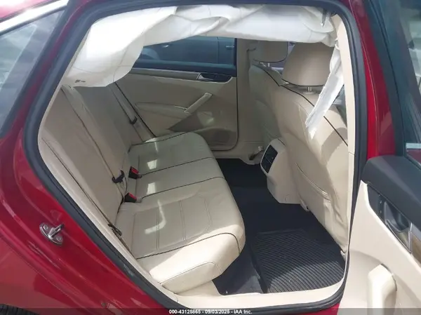 1VWBS7A36GC045731 2016 VOLKSWAGEN PASSAT - Image 8
