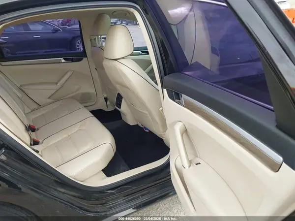 1VWBS7A36GC047270 2016 VOLKSWAGEN PASSAT - Image 8