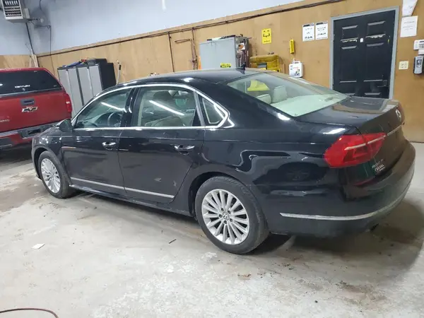 1VWBS7A37GC015167 2016 VOLKSWAGEN PASSAT - Image 2