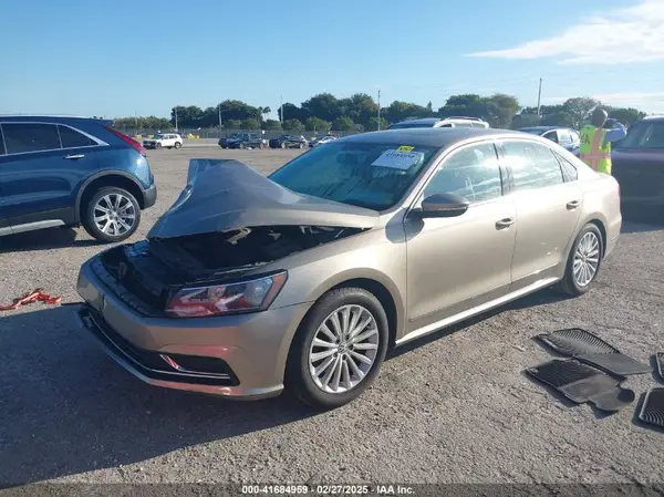1VWBS7A38GC018059 2016 VOLKSWAGEN PASSAT - Image 2