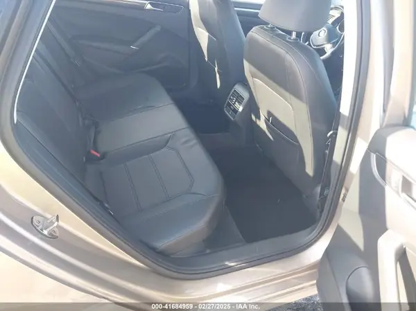 1VWBS7A38GC018059 2016 VOLKSWAGEN PASSAT - Image 8