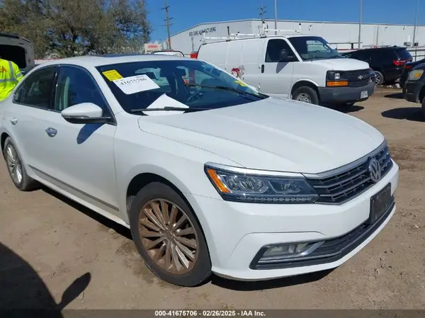 1VWBS7A38GC019745 2016 VOLKSWAGEN PASSAT - Image 1