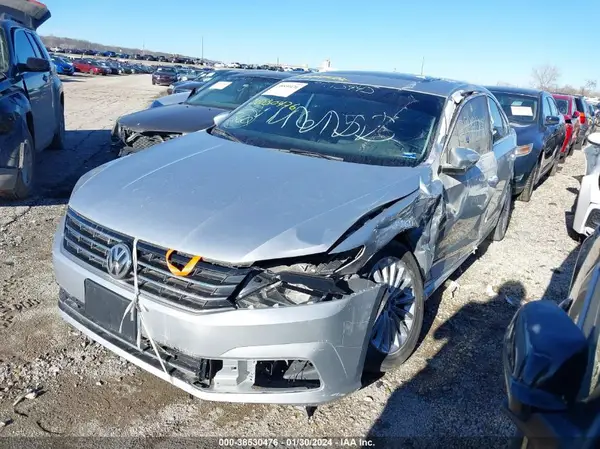 1VWBS7A38GC037758 2016 VOLKSWAGEN PASSAT - Image 2