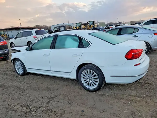 1VWBS7A39GC023822 2016 VOLKSWAGEN PASSAT - Image 2
