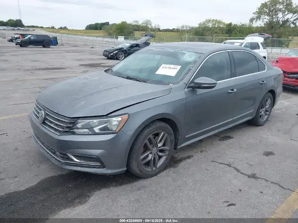 1VWBS7A39GC042841 2016 VOLKSWAGEN PASSAT - Image 2