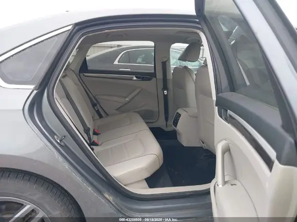 1VWBS7A39GC042841 2016 VOLKSWAGEN PASSAT - Image 8