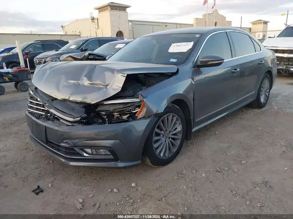 1VWBS7A39GC058120 2016 VOLKSWAGEN PASSAT - Image 2