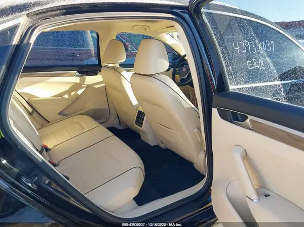 1VWBS7A3XGC032576 2016 VOLKSWAGEN PASSAT - Image 8