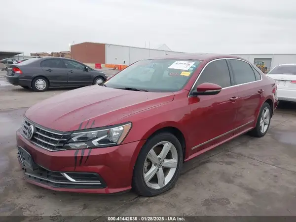 1VWBS7A3XGC038717 2016 VOLKSWAGEN PASSAT - Image 2