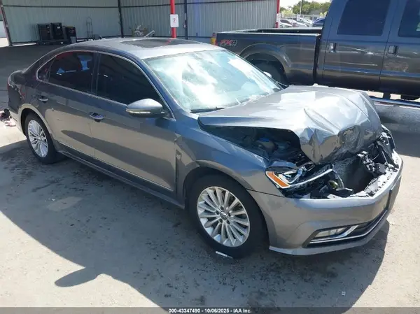 1VWBS7A3XGC039074 2016 VOLKSWAGEN PASSAT - Image 1
