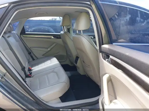 1VWBS7A3XGC039074 2016 VOLKSWAGEN PASSAT - Image 8