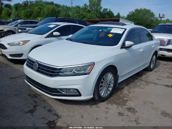 1VWBS7A3XGC048258 2016 VOLKSWAGEN PASSAT - Image 2