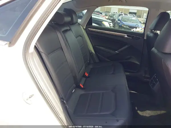 1VWBS7A3XGC048258 2016 VOLKSWAGEN PASSAT - Image 8
