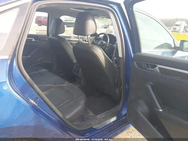 1VWBS7A3XGC054027 2016 VOLKSWAGEN PASSAT - Image 8