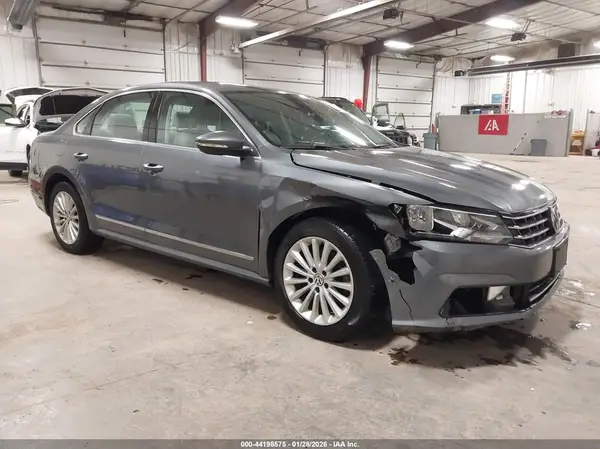 1VWBS7A3XGC068168 2016 VOLKSWAGEN PASSAT - Image 1