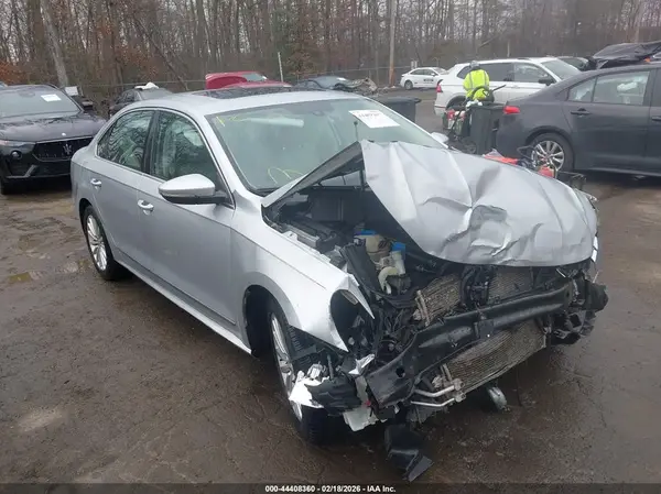 1VWBT7A30GC008087 2016 VOLKSWAGEN PASSAT - Image 1