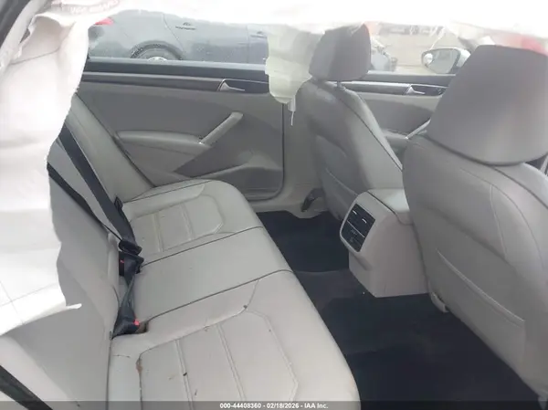1VWBT7A30GC008087 2016 VOLKSWAGEN PASSAT - Image 8