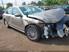 1VWBT7A30GC012432 2016 VOLKSWAGEN PASSAT