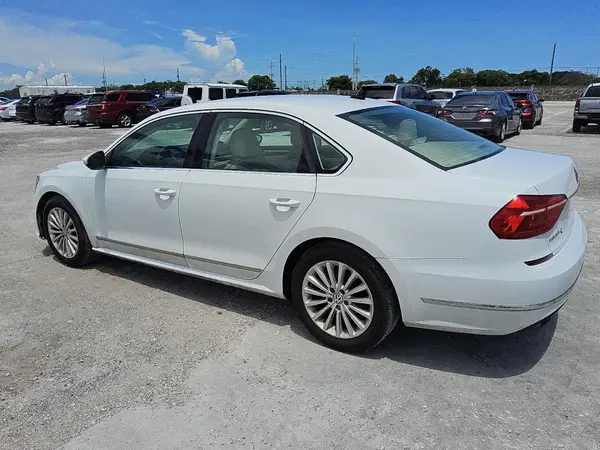 1VWBT7A30GC014245 2016 VOLKSWAGEN PASSAT - Image 2