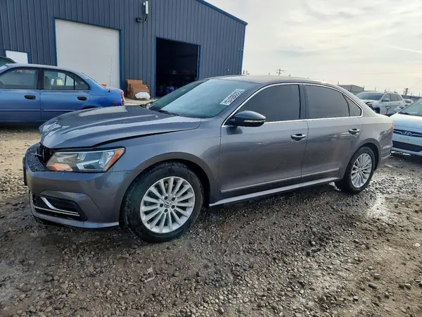 1VWBT7A30GC017727 2016 VOLKSWAGEN PASSAT - Image 1