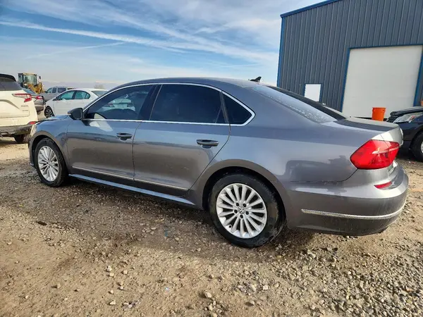 1VWBT7A30GC017727 2016 VOLKSWAGEN PASSAT - Image 2