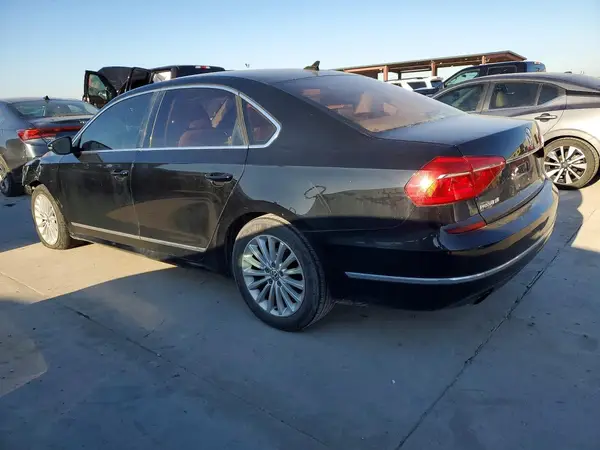 1VWBT7A30GC018019 2016 VOLKSWAGEN PASSAT - Image 2