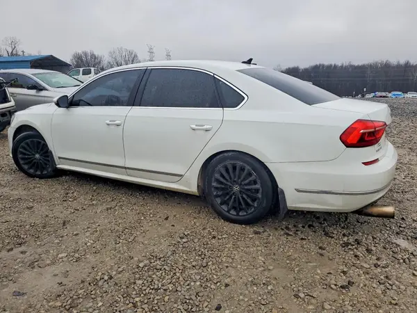 1VWBT7A30GC025777 2016 VOLKSWAGEN PASSAT - Image 2