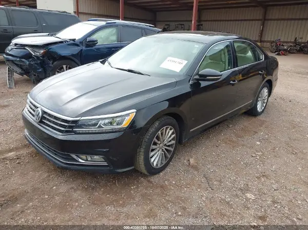 1VWBT7A30GC026881 2016 VOLKSWAGEN PASSAT - Image 2