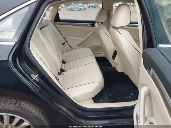 1VWBT7A30GC026881 2016 VOLKSWAGEN PASSAT - Image 8