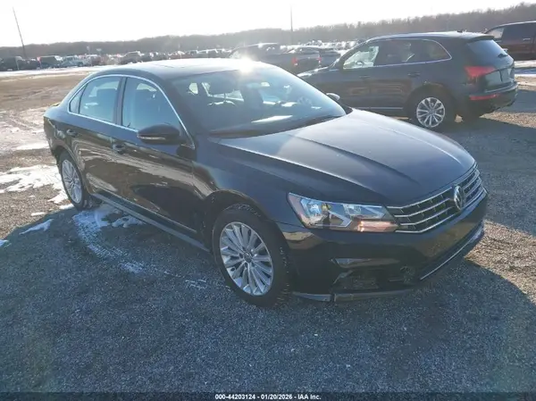 1VWBT7A30GC032616 2016 VOLKSWAGEN PASSAT - Image 1