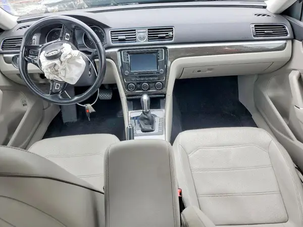1VWBT7A30GC035029 2016 VOLKSWAGEN PASSAT - Image 8