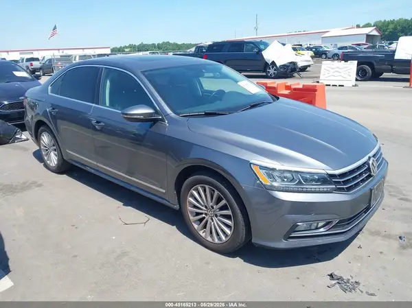 1VWBT7A30GC045799 2016 VOLKSWAGEN PASSAT - Image 1