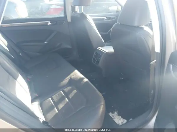 1VWBT7A30GC059332 2016 VOLKSWAGEN PASSAT - Image 8
