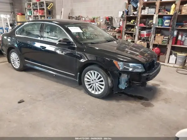 1VWBT7A30GC061260 2016 VOLKSWAGEN PASSAT - Image 1