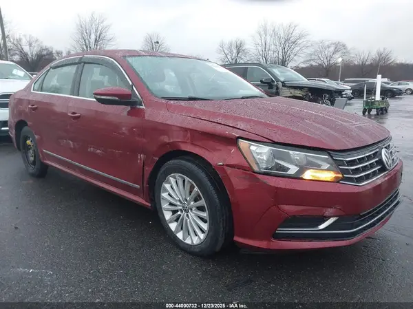 1VWBT7A30GC062571 2016 VOLKSWAGEN PASSAT - Image 1