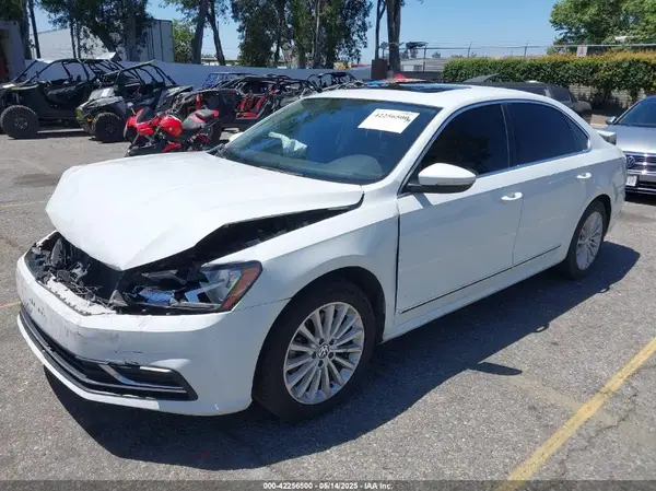 1VWBT7A30HC000752 2017 VOLKSWAGEN PASSAT - Image 2