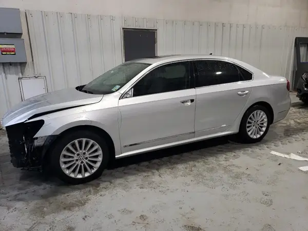 1VWBT7A30HC004350 2017 VOLKSWAGEN PASSAT - Image 1